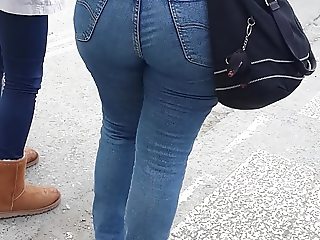 Turkish mature big fat ass walk